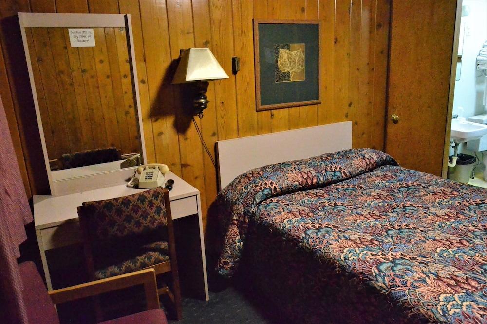 Innkeeper Motel photo 36