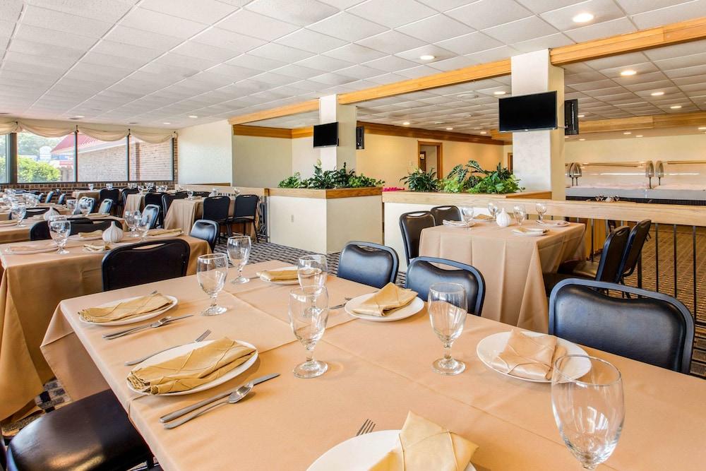 Ramada by Wyndham Santee I-95 photo 17
