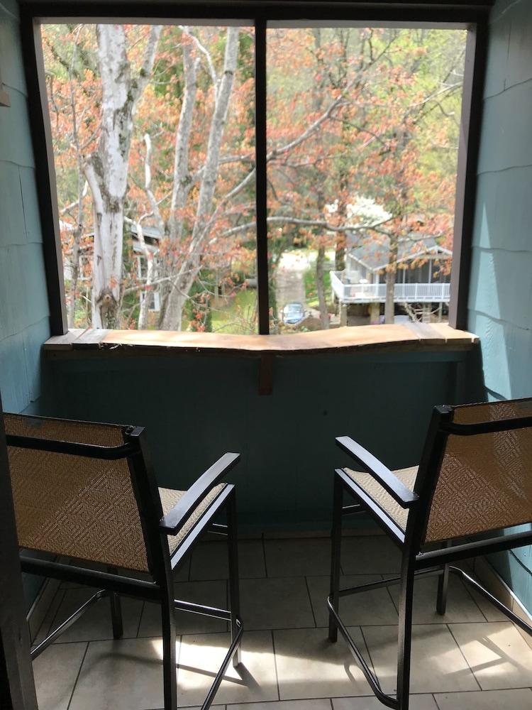 The Riverside Lodge at Chimney Rock photo 10