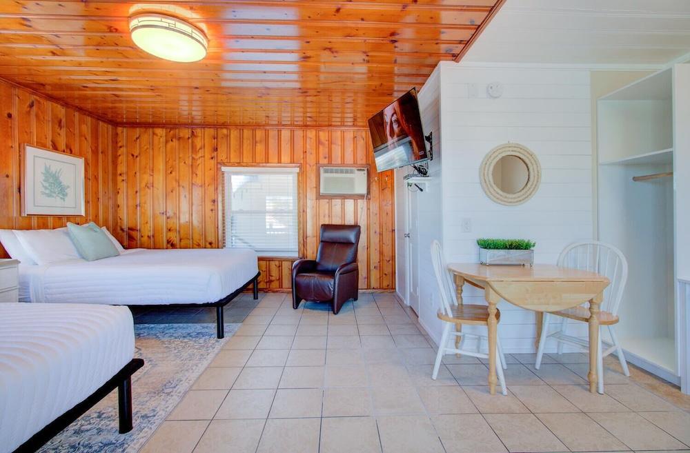 SeaWitch Motel photo 42