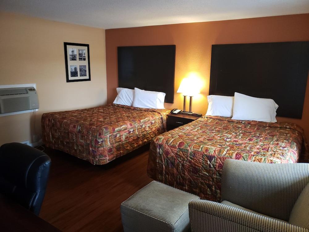 Four Season Motel photo 3