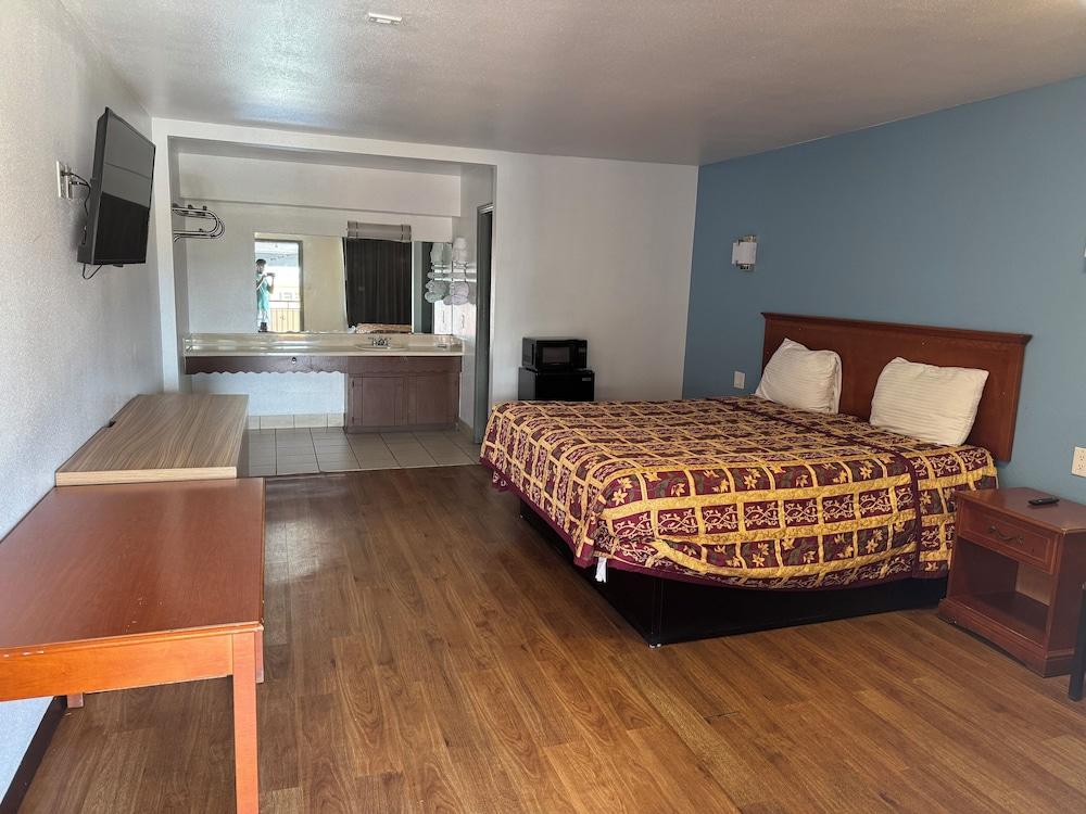spanish trails inn photo 16