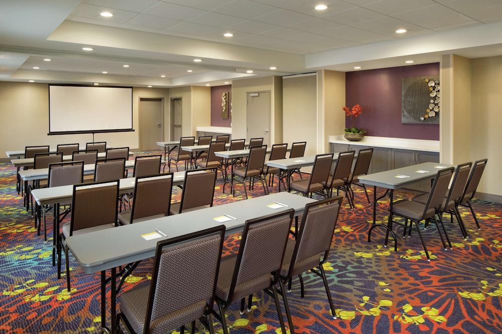 Hampton Inn & Suites St. Louis/Alton photo 24