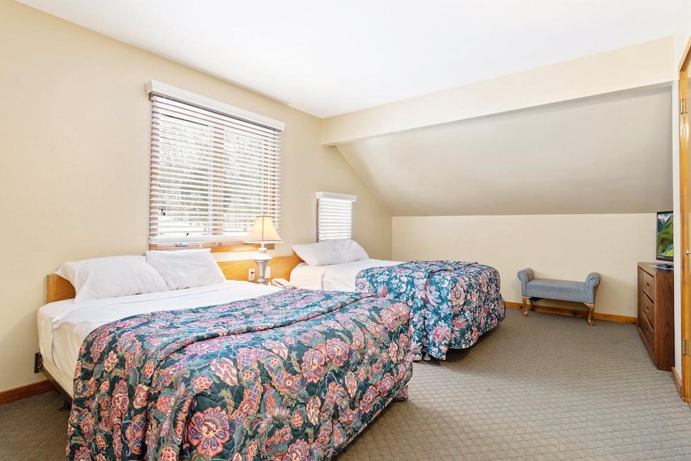Shawnee Village Resort photo 2