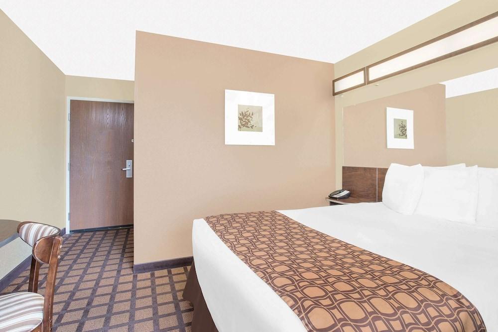 Microtel Inn & Suites by Wyndham Mansfield photo 12