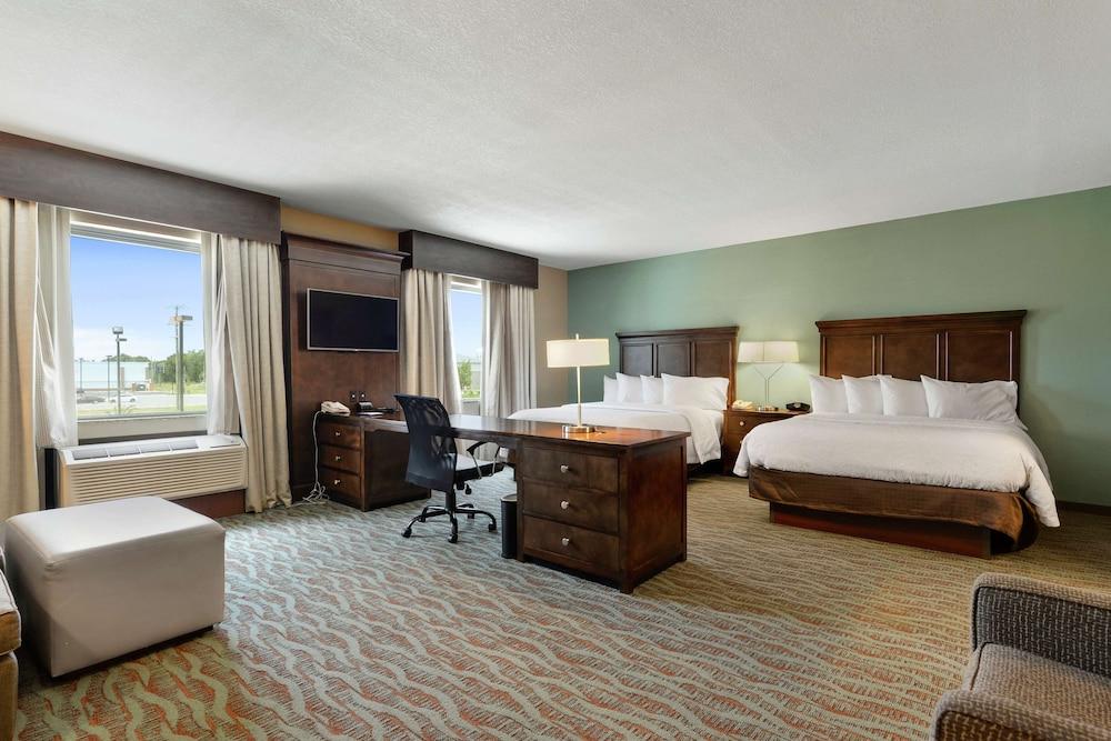 Hampton Inn & Suites Gulfport I-10 photo 31