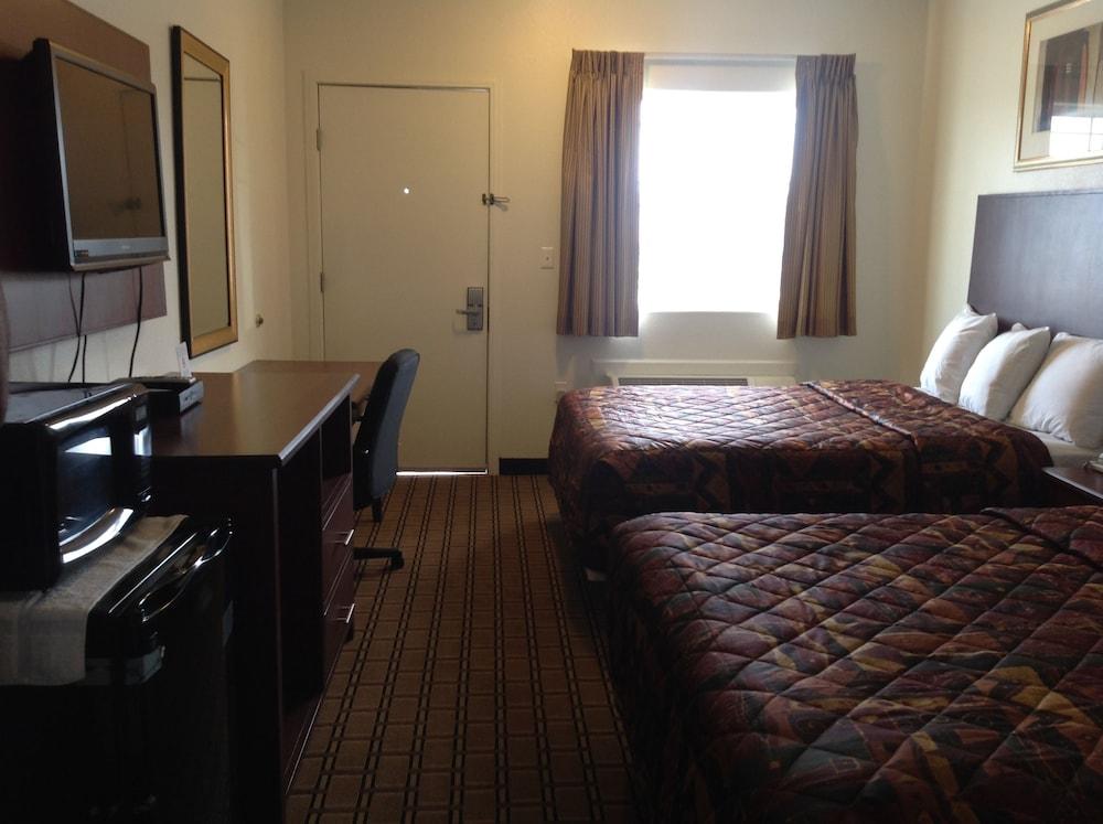 America Inn & Suites photo 11