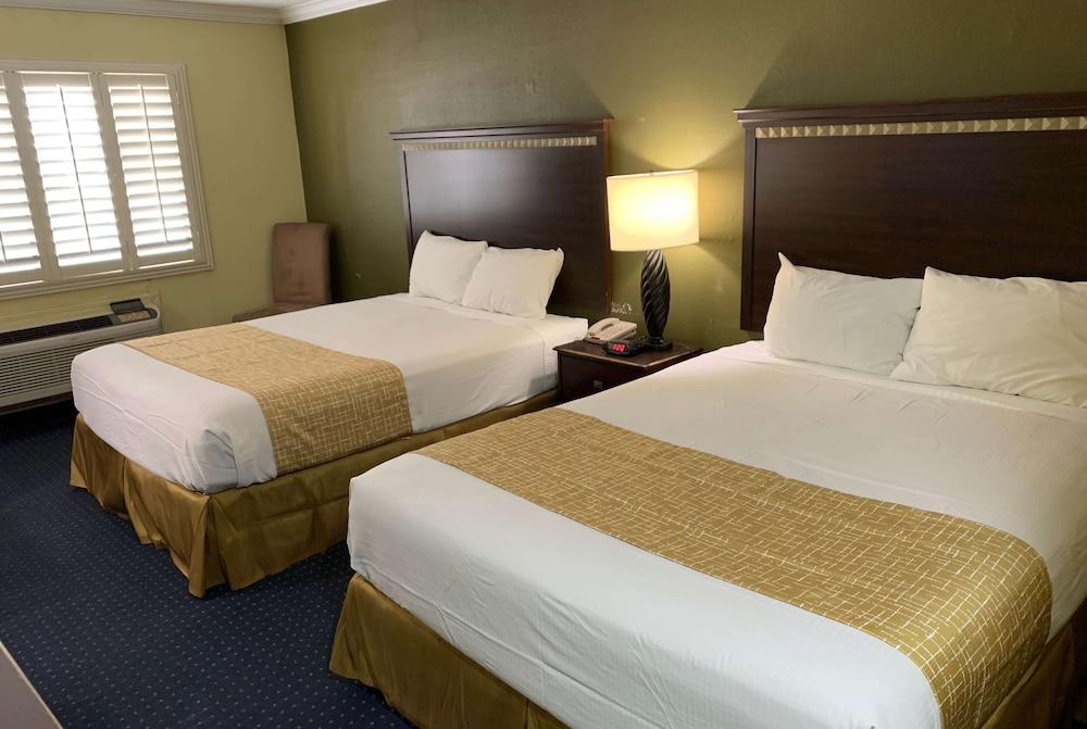 Travelodge by Wyndham Odessa photo 11