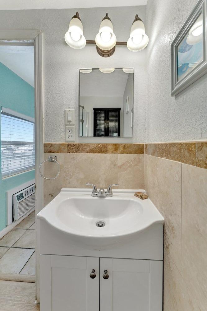 The Seashell Suites photo 17
