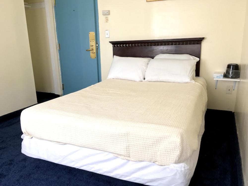 Belmar Inn photo 20