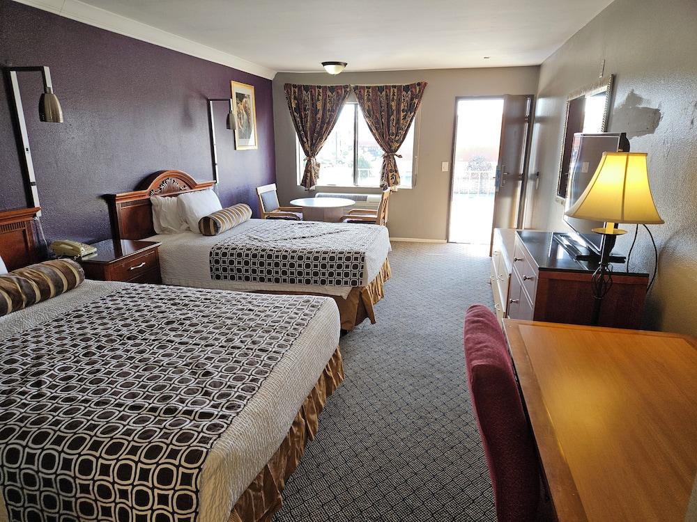 Fullerton Inn - Near Medieval Times photo 19