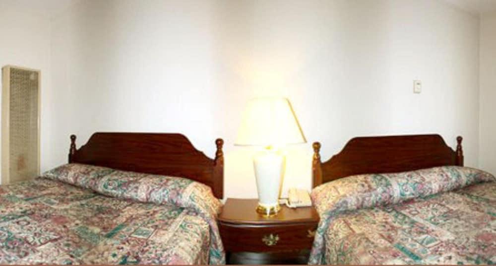 Sunset Inn and Suites photo 10
