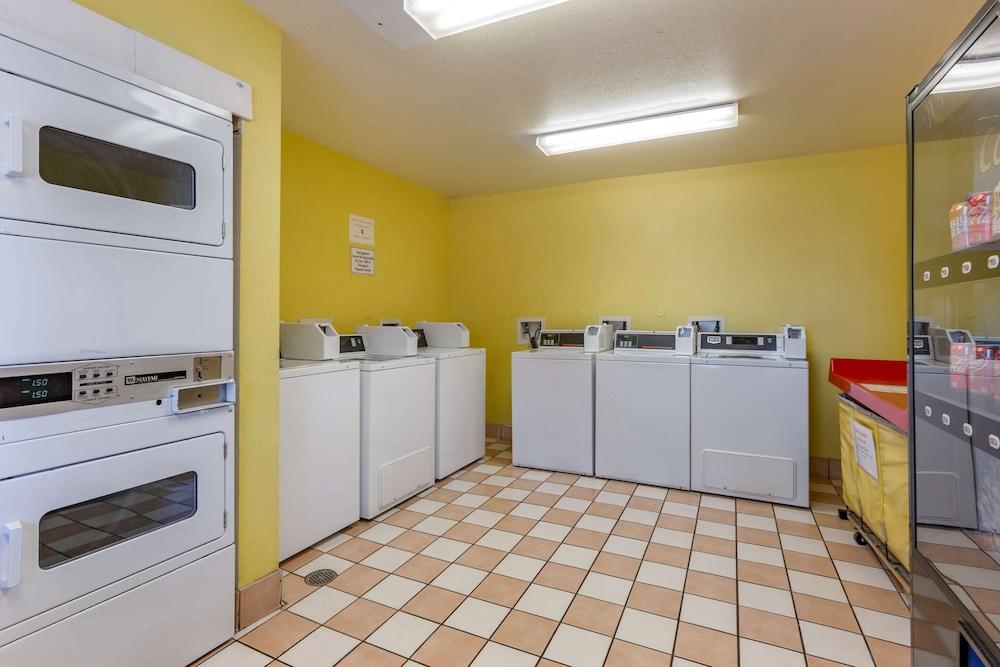 Suburban Studios Albuquerque Uptown photo 31