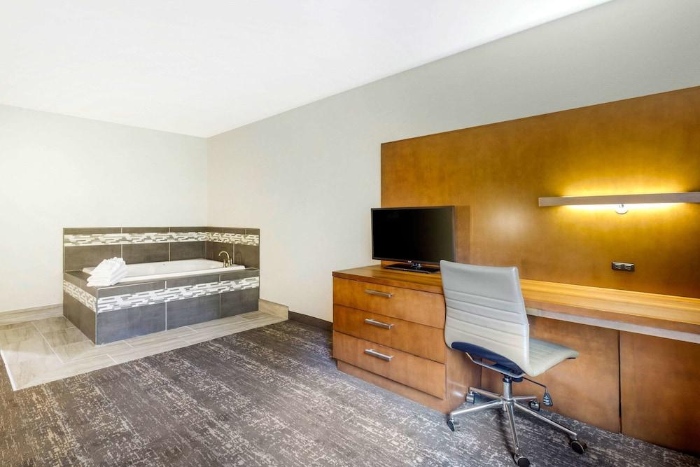 Quality Inn Danville photo 32