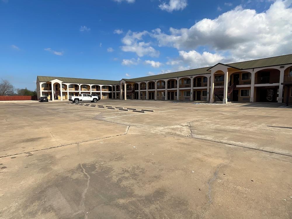 Executive inn & Suites photo 29