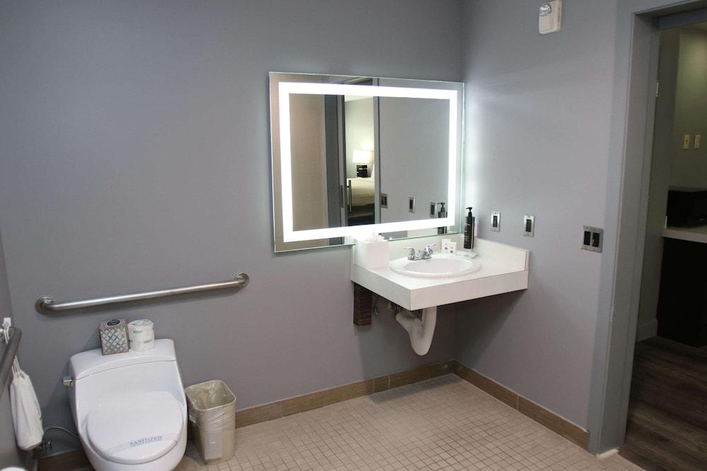 BLVD Hotel and Studios Universal-Hollywood, an Ascend Collection Hotel photo 98