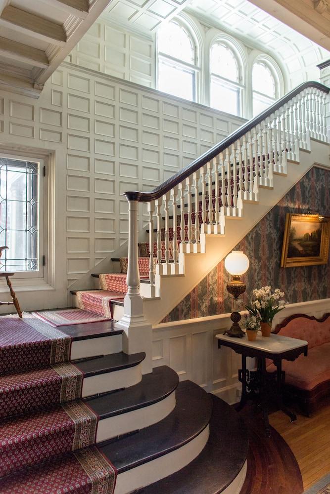 The Brewster Inn photo 2