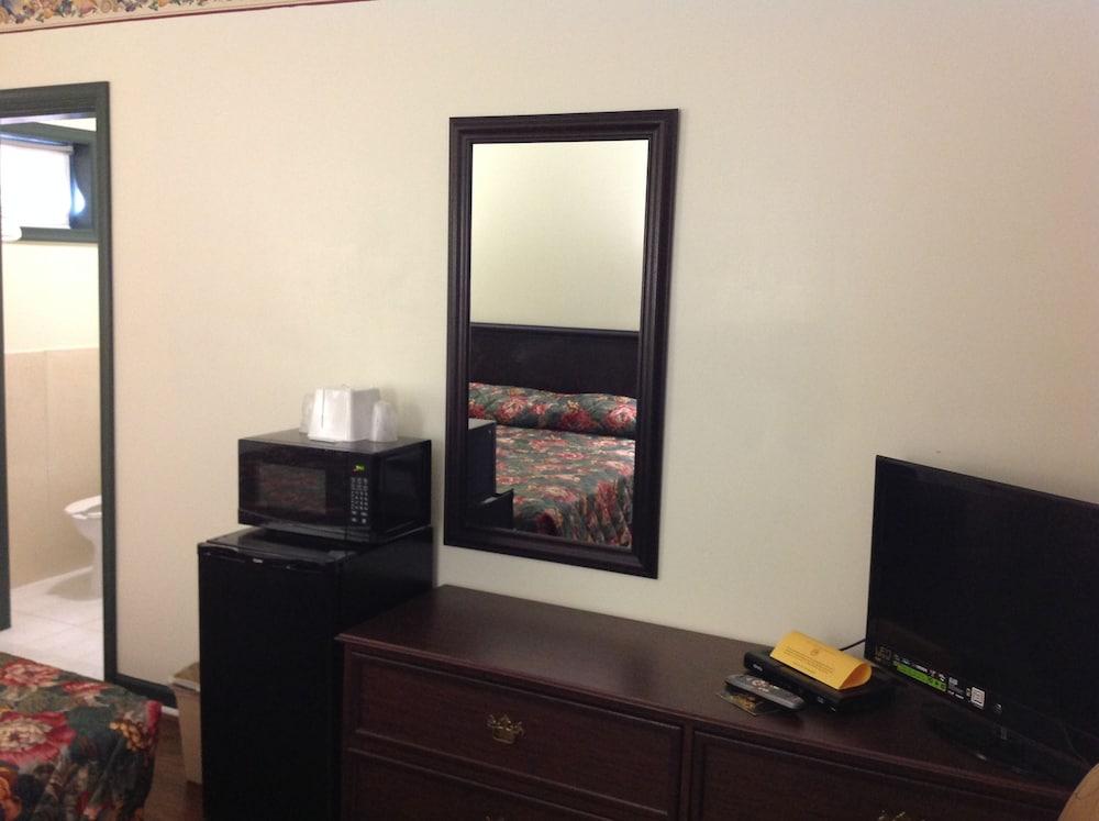 Budget Inn photo 2