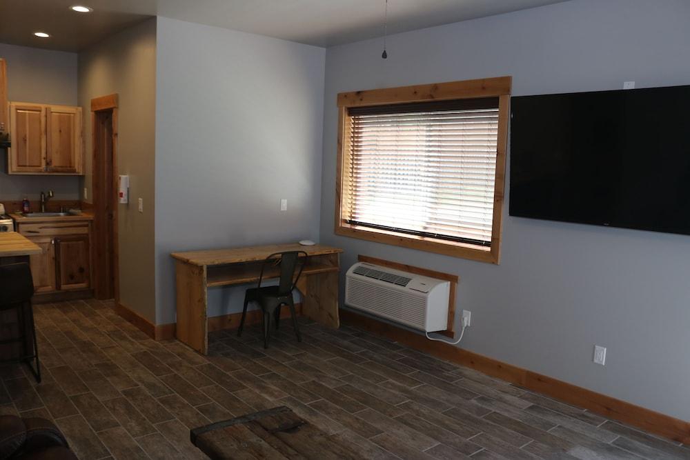 Columbine Inn photo 30