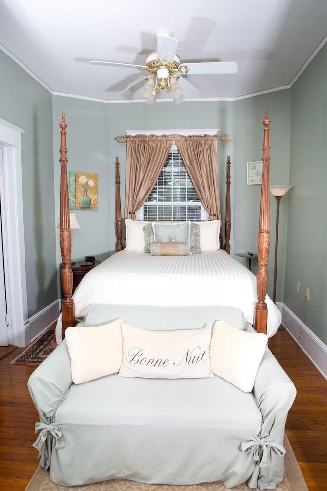 Burke Manor Inn & Pavilion photo 8