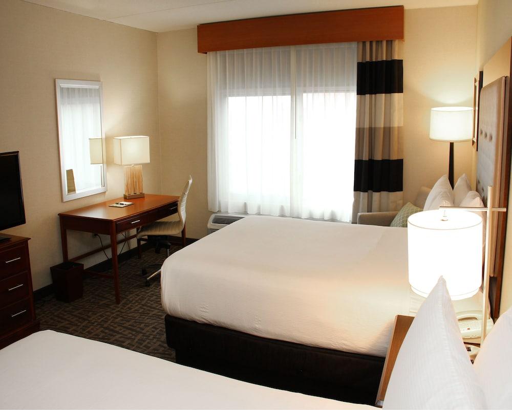 Wyndham Garden Buffalo Downtown photo 36