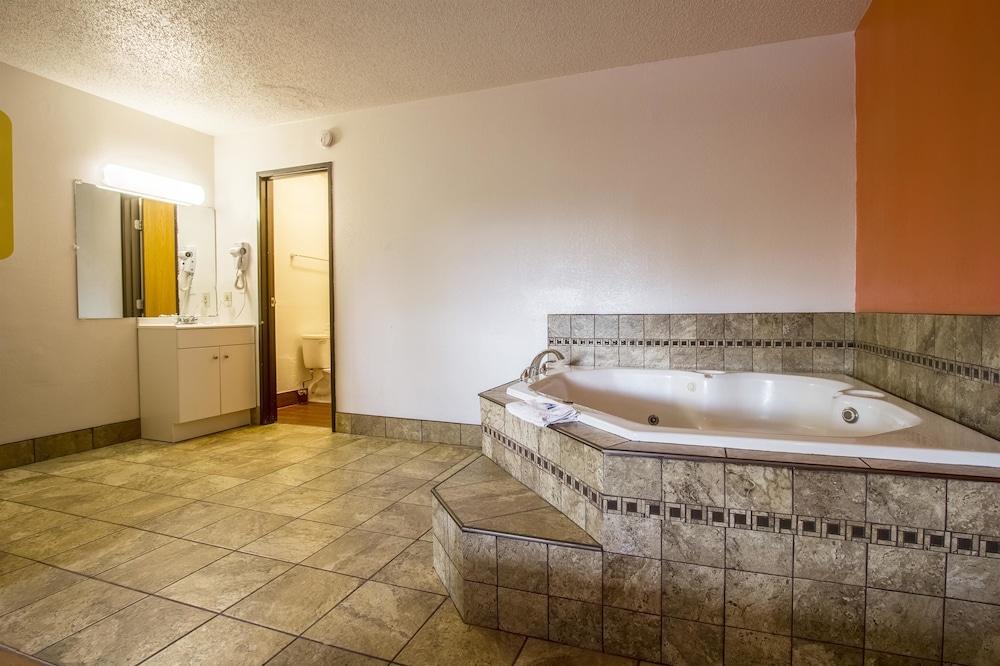 Motel 6 Ashland, OH photo 39