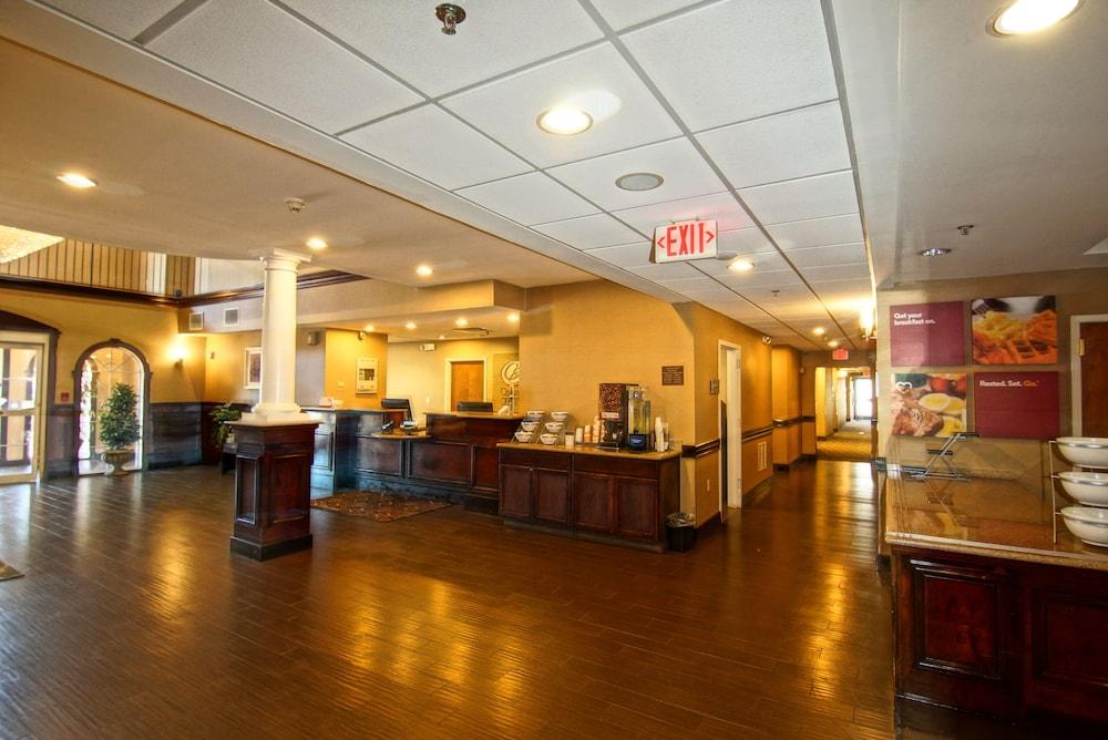 Comfort Suites Near University photo 2