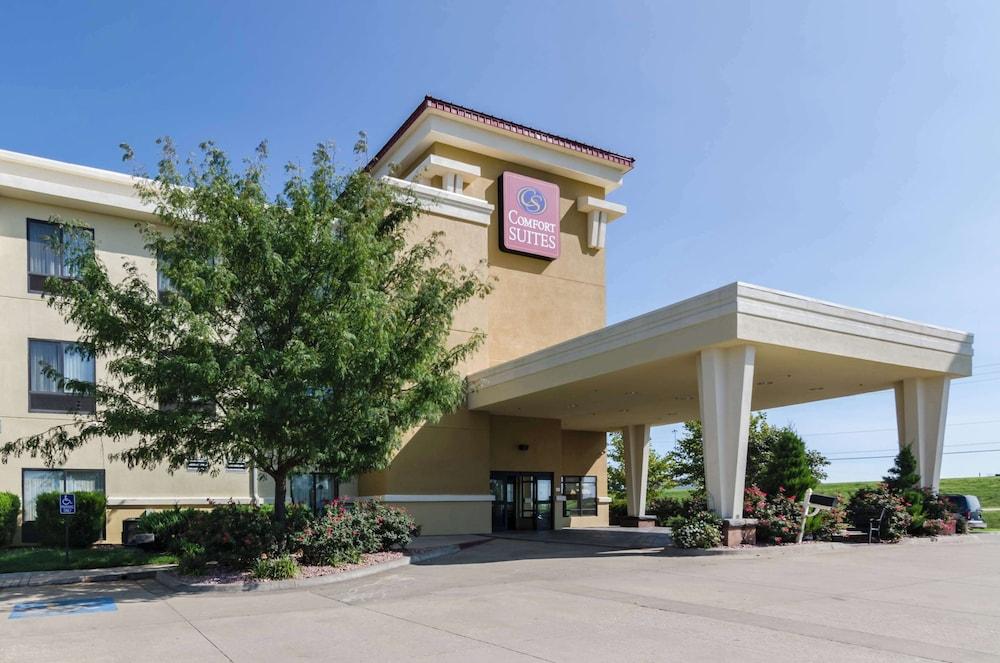 Comfort Suites Salina South photo 65