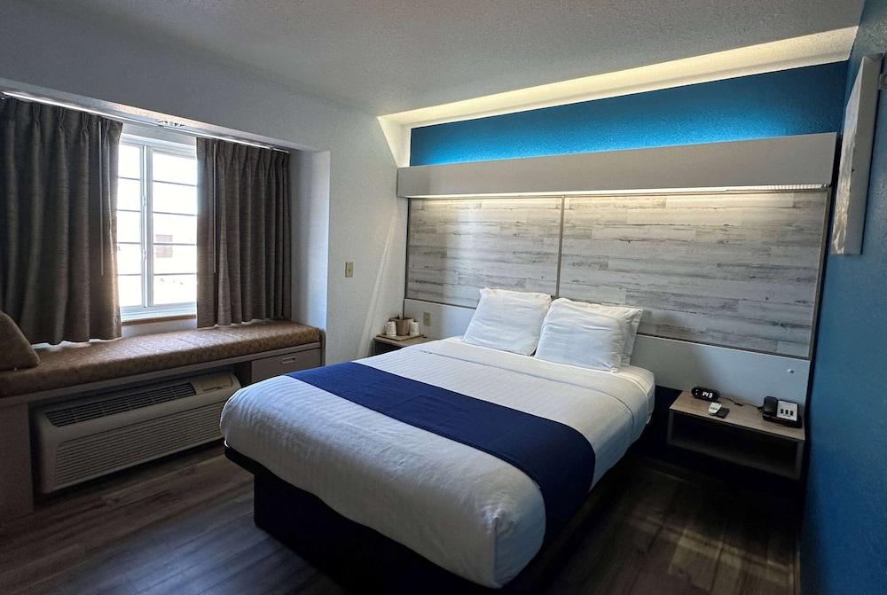 Microtel Inn & Suites by Wyndham Tomah photo 16