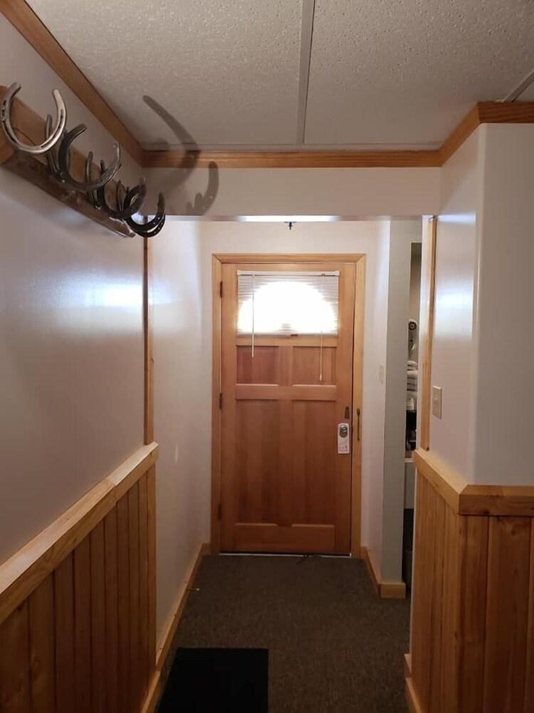 Lava Mountain Lodge photo 3
