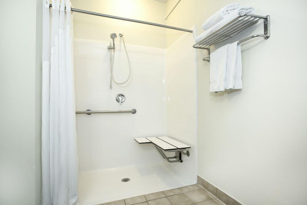 Kalamazoo Hotel and Suites photo 28
