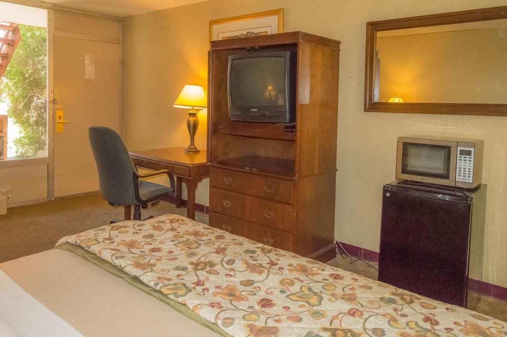 Executive Inn Hotel & Conference Centre photo 15