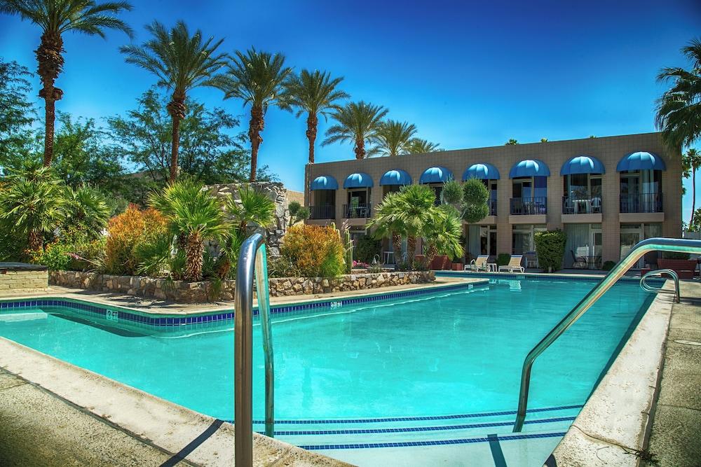 Palm Desert Suites photo 1