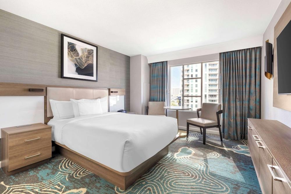 Hilton Grand Vacations Club Paradise Las Vegas photo 5