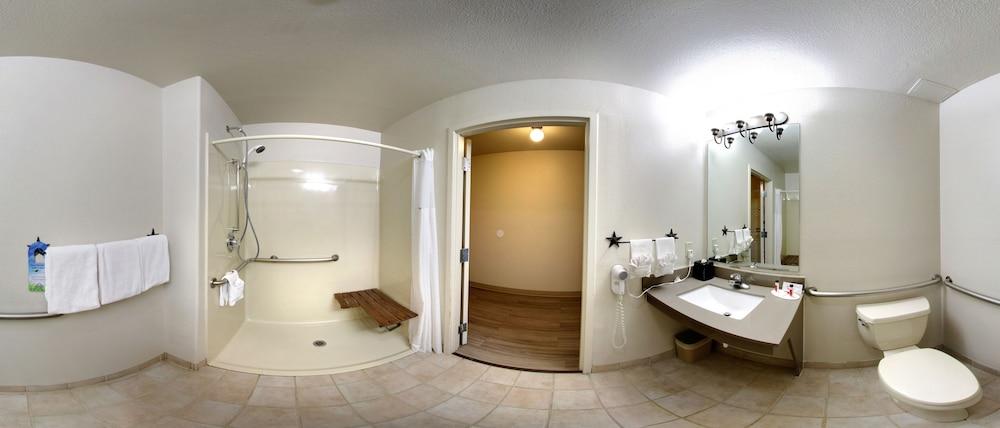Days Inn & Suites by Wyndham Llano photo 35