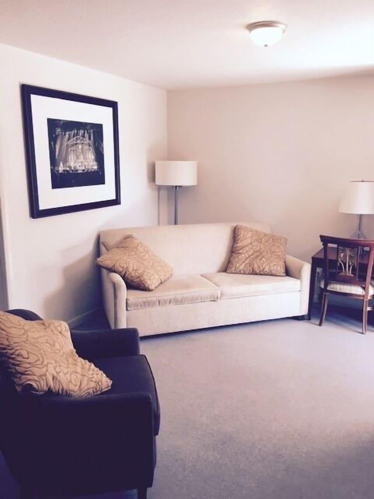 Ranch House Inn and Suites photo 16