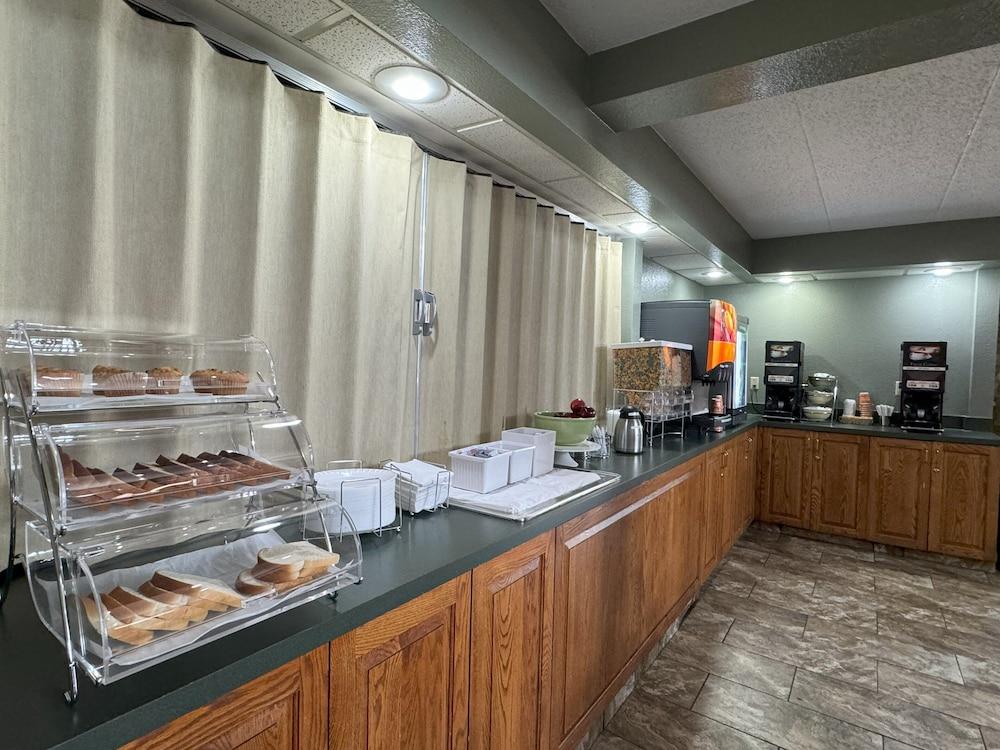 Quality Inn Mason Near Kings Island photo 34