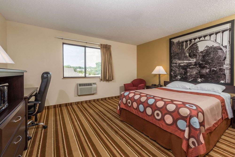 Super 8 by Wyndham Franklin/Middletown Area photo 2