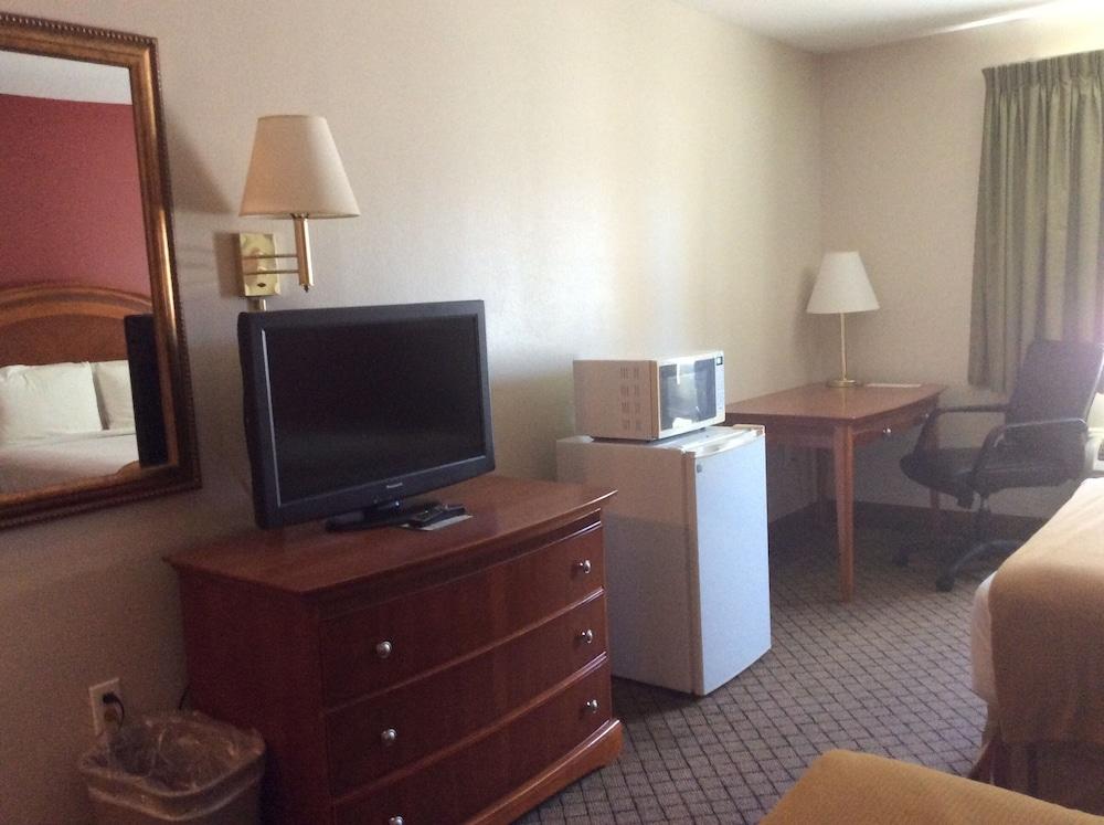 Riverside Hotel photo 2