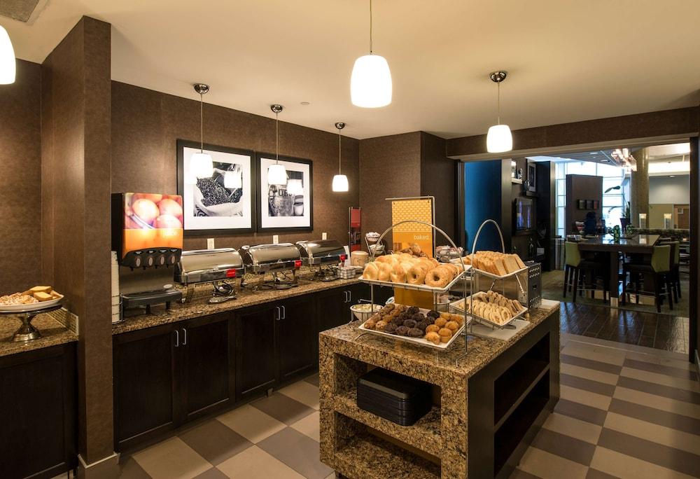 Hampton Inn & Suites Boston Crosstown Center photo 47