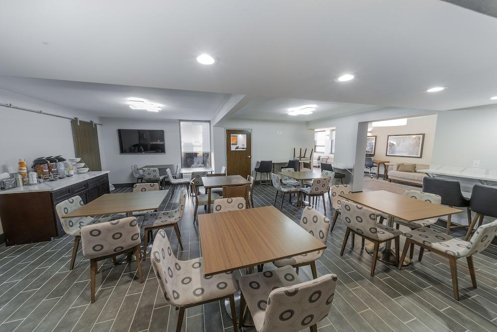 Comfort Inn & Suites Wyomissing/Reading photo 92