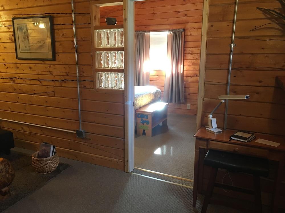 Earthsong Lodge photo 27