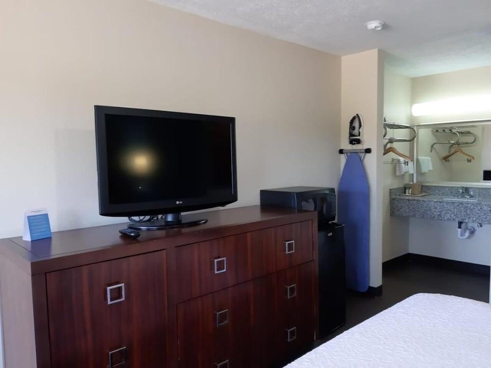 Deerfield Inn photo 18