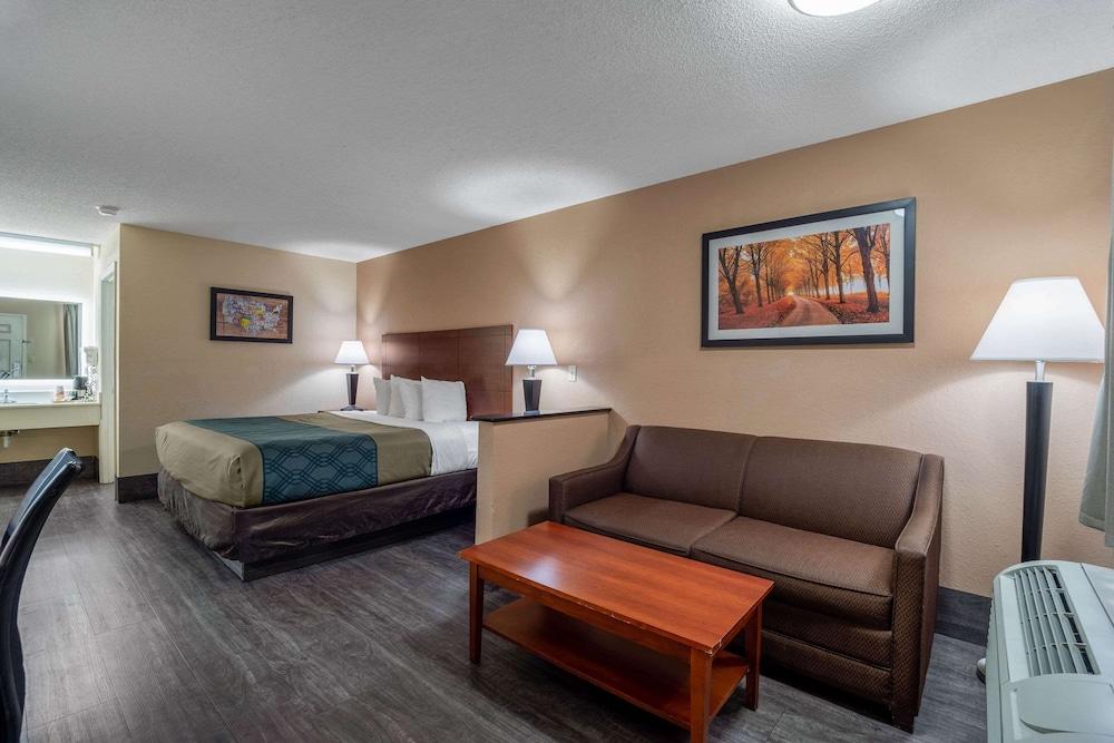 Econo Lodge Inn & Suites Cayce I-26 Airport photo 22