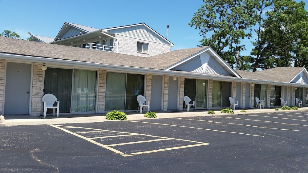 Surfside Motel photo 8