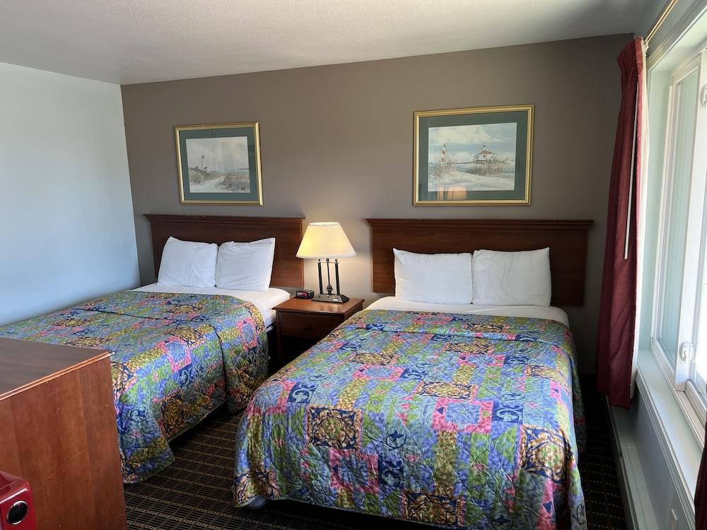 Crows Nest Inn Tawas photo 12