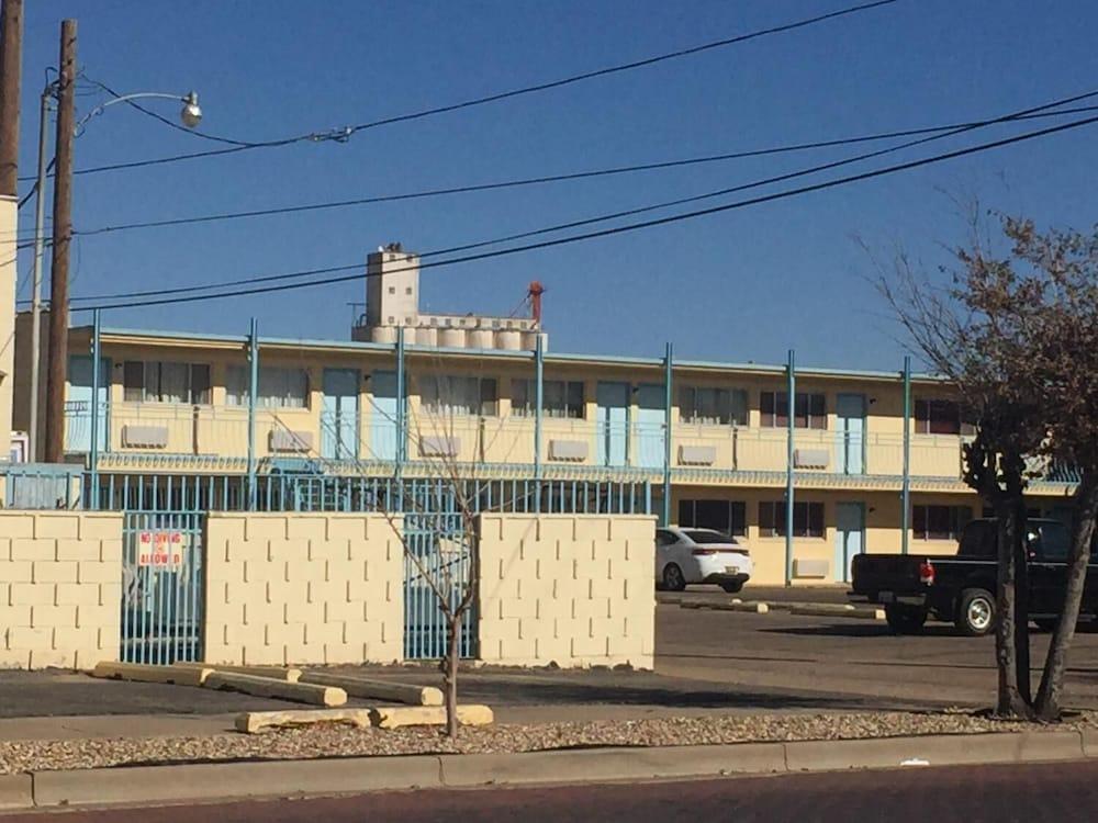 Warrick Plaza Inn photo 19