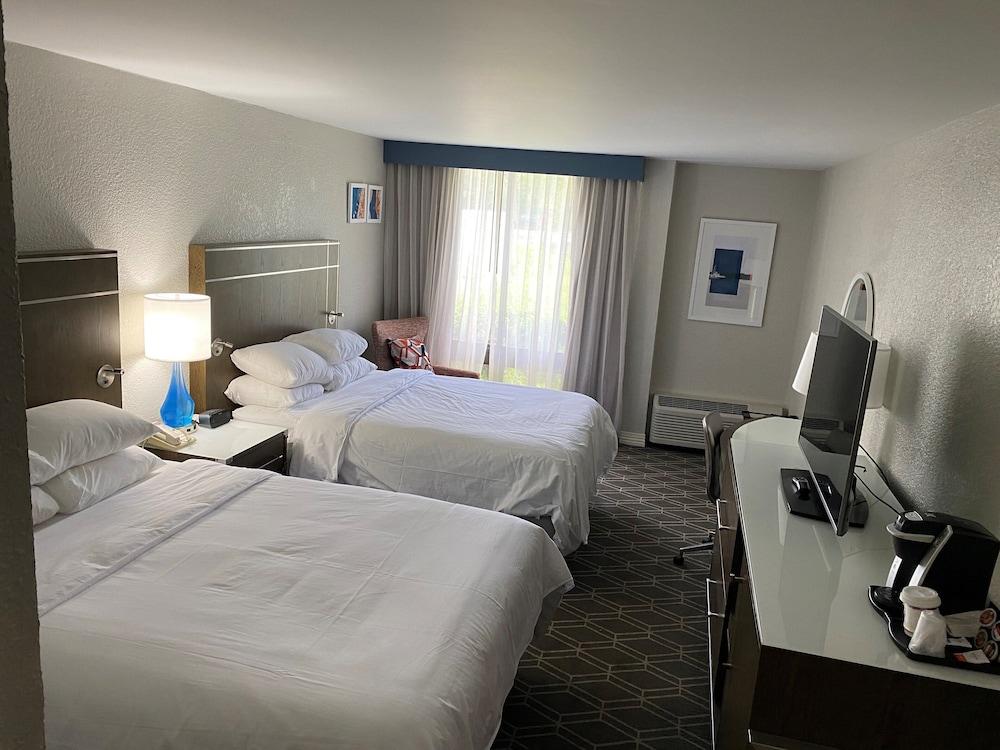 Crowne Plaza Hotel Jacksonville Airport/I-95N by IHG photo 11