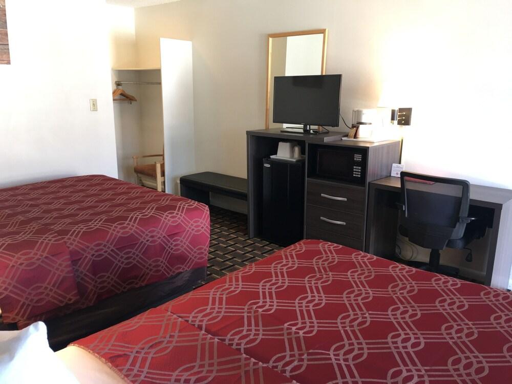 Econo Lodge Colorado Springs Downtown photo 4