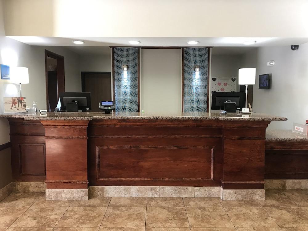 Holiday Inn Express Hotel & Suites Barstow-Outlet Center by IHG photo 34